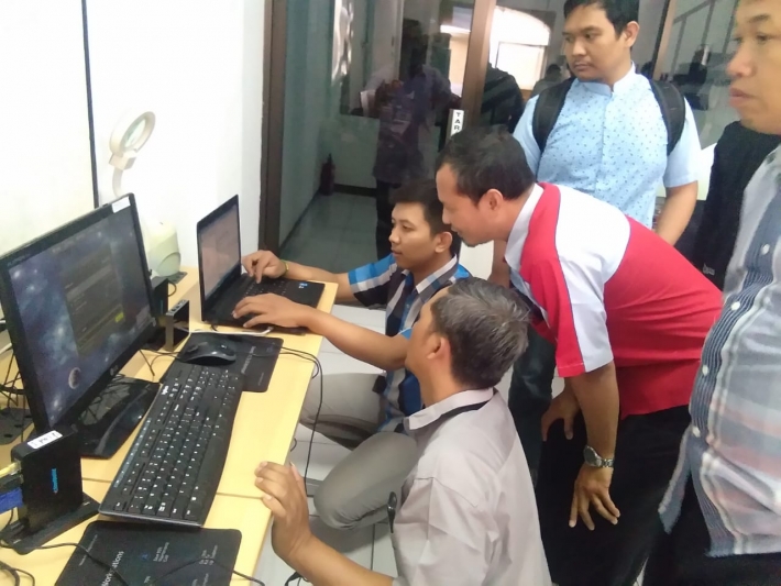 Guru-guru SMK Purwoasri & SMK Ngasem Kediri Jadi Tertarik dengan vcloudpoint